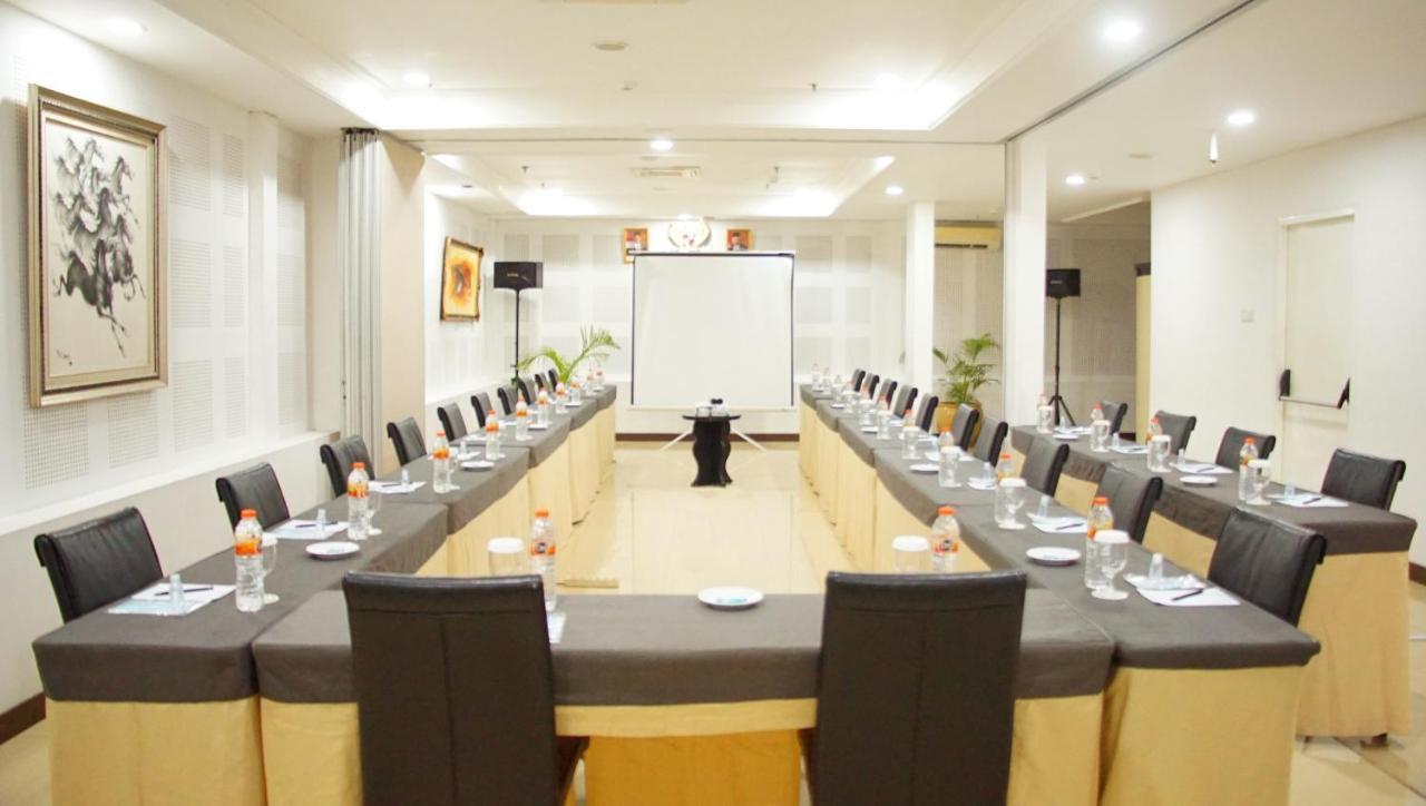 Gp Mega Kuningan Jakarta Buitenkant foto
